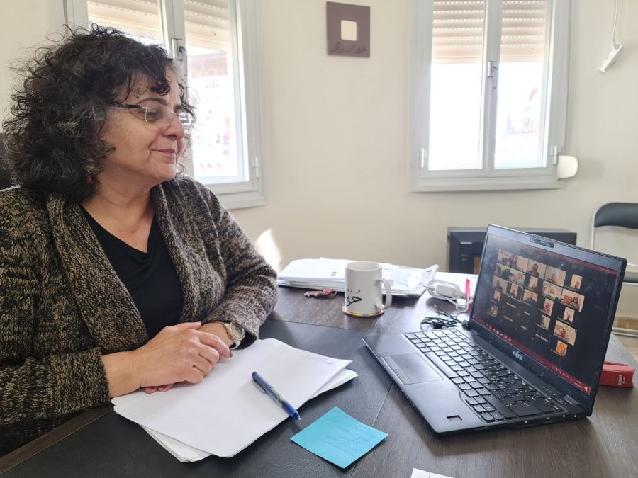 المطالبة بتوقيع اتفاقية عمل مع نقابة العمال الاجتماعيين 